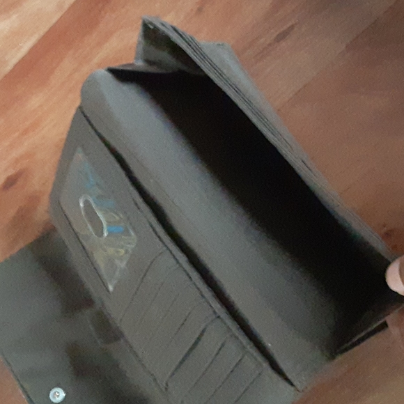 Red Wallet - Picture 5 of 6